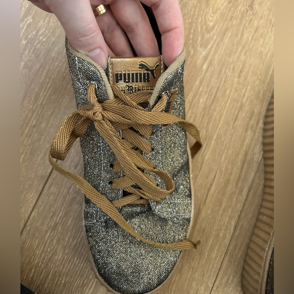 Sneakers - Picture 4 of 5